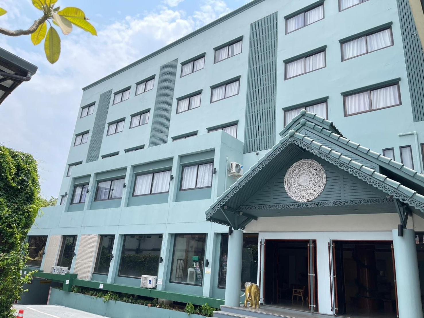 Thapaeplacehotel — Photos 1